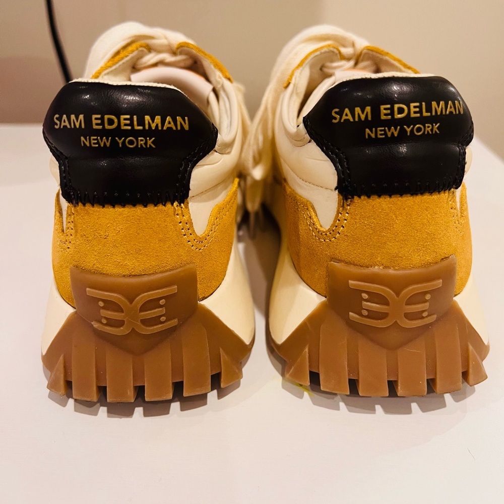 Sam Edelman Women’s Sneakers Mustard Ivory and Black
Size 7.5
Langley-3 - Picture 4 of 9